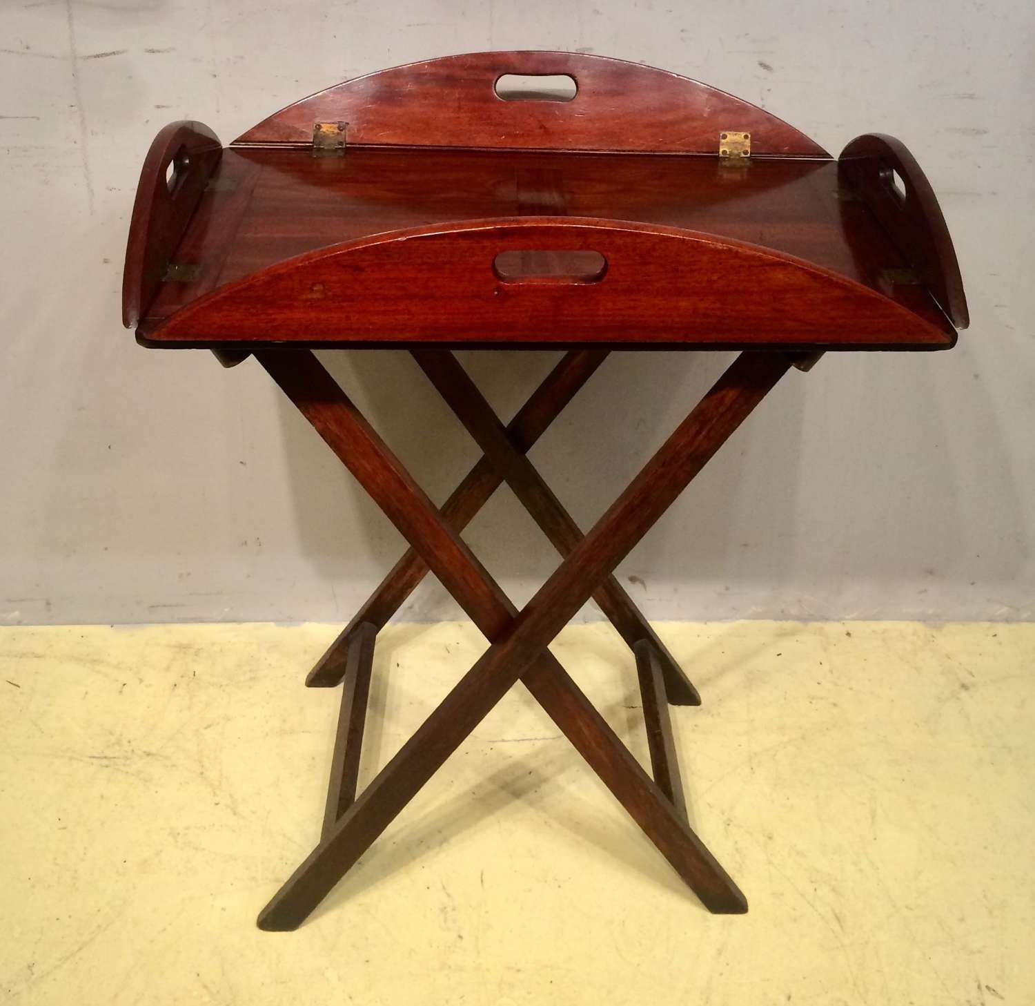 Georgian mahogany drop sided butler's tray and stand.
