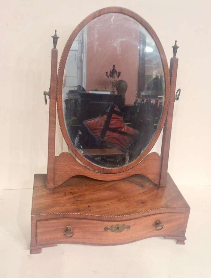 Small Georgian mahogany dressing table mirror.