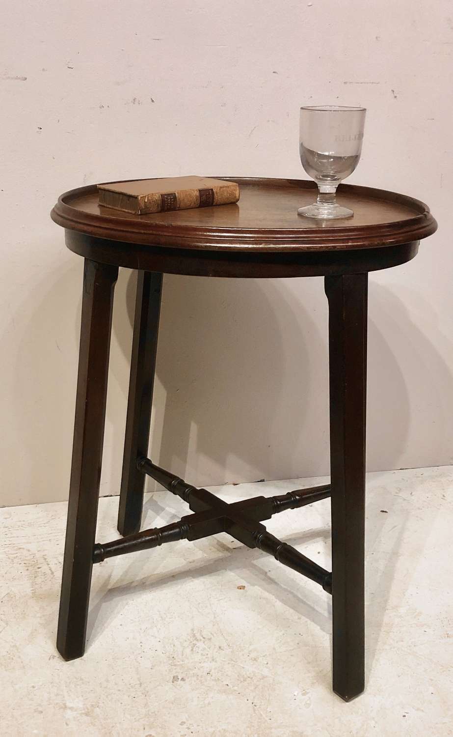 Georgian oval mahogany wine table.