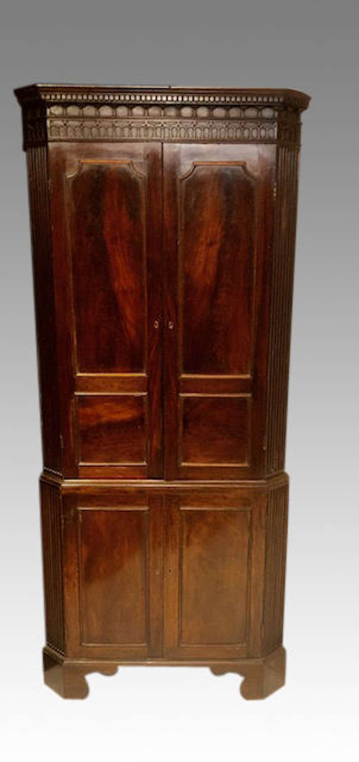 Georgian mahogany corner cupboard.