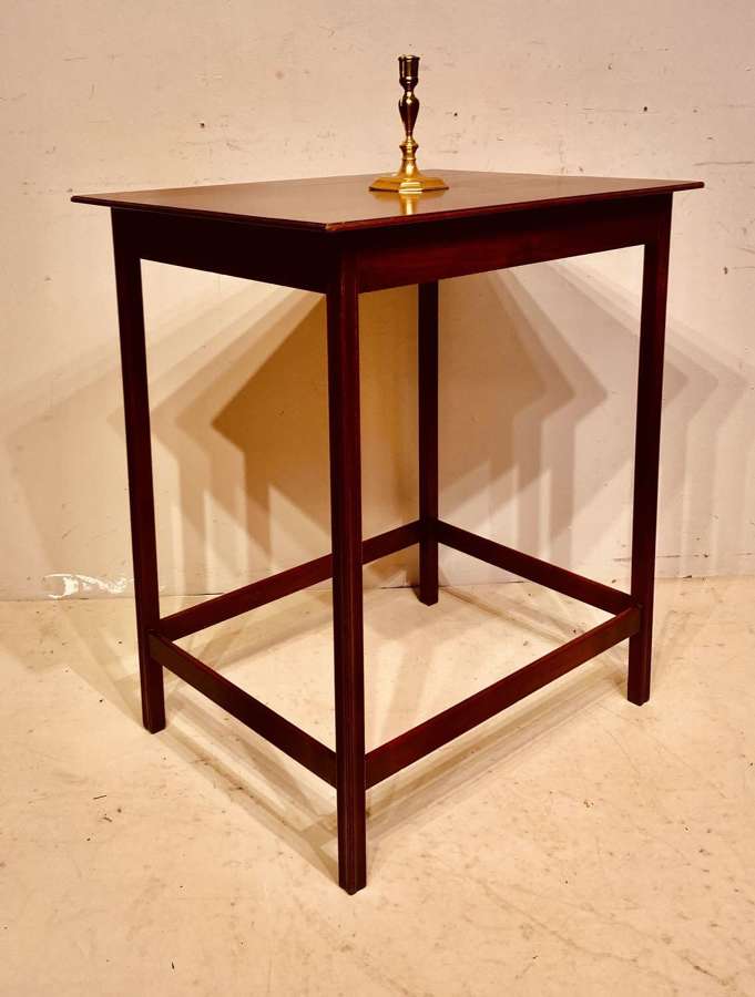 Geo III mahogany lamp table.