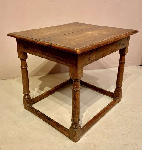 Georgian low oak turned leg table.