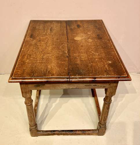 Georgian low oak turned leg table.