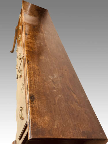Georgian oak cabriole leg dresser base.