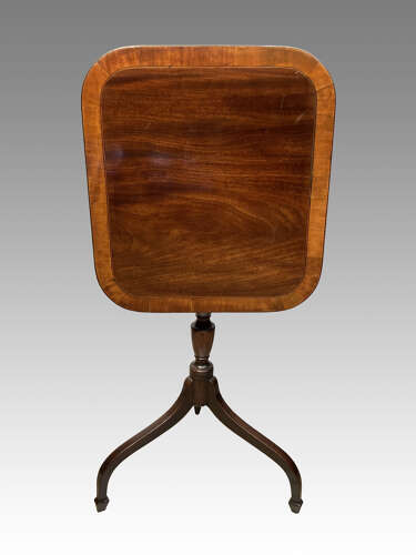 Georgian mahogany lamp table.