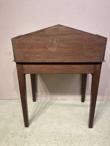 Georgian mahogany side table.