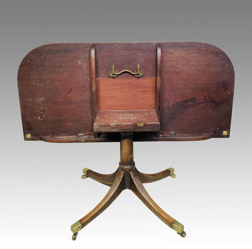 Georgian mahogany twin pedestal dining table.