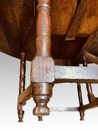 Queen Anne oak gateleg dining table.