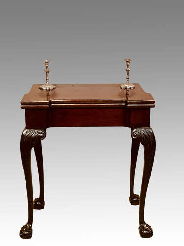 Irish mahogany cabriole leg tea table.