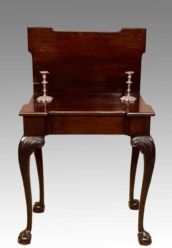 Irish mahogany cabriole leg tea table.