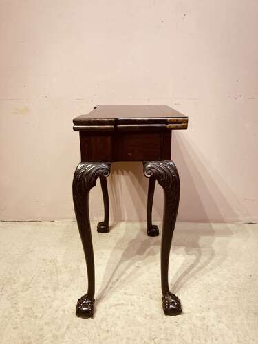 Irish mahogany cabriole leg tea table.