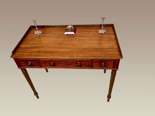 Georgian mahogany writing table.