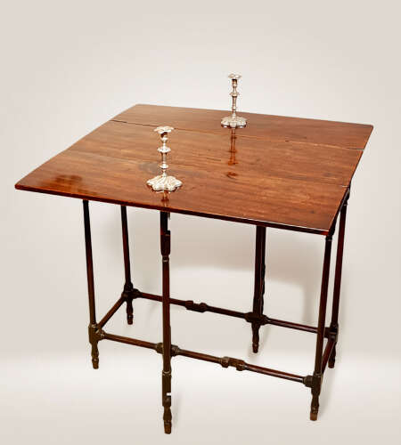 Georgian mahogany spider leg drop leaf table.