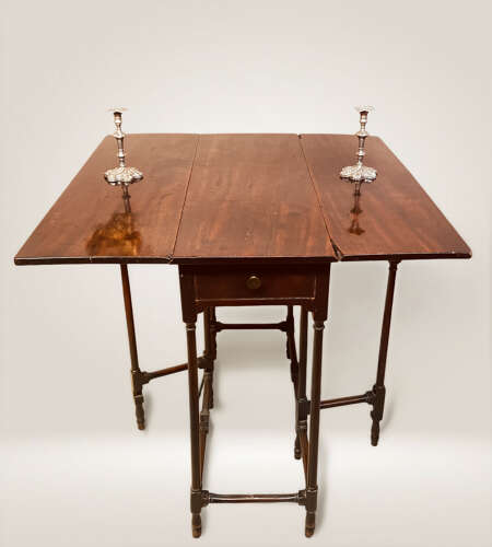 Georgian mahogany spider leg drop leaf table.