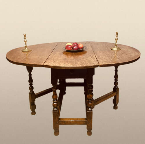 Georgian oak Gateleg table.