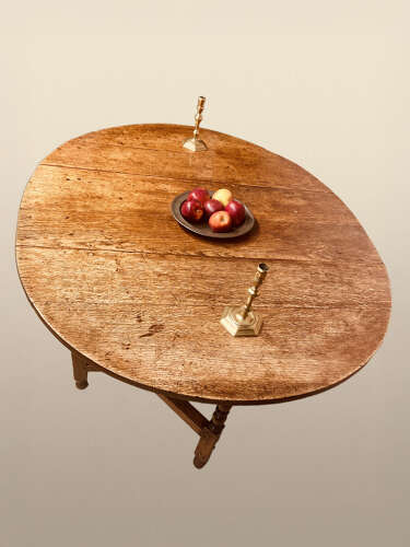 Georgian oak Gateleg table.
