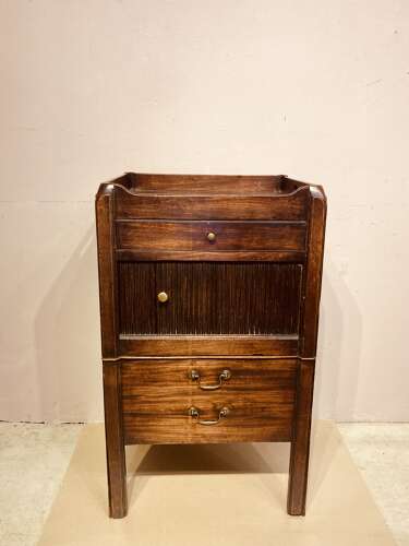 Georgian mahogany bedside table.