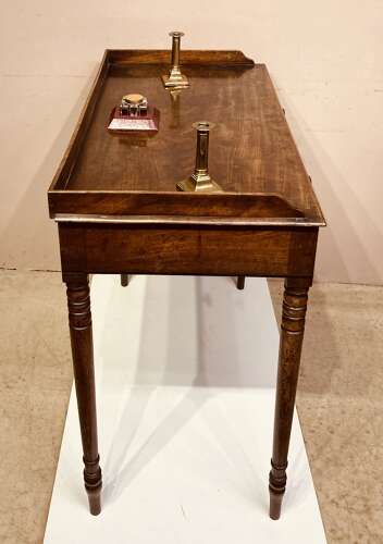 Georgian mahogany side table.